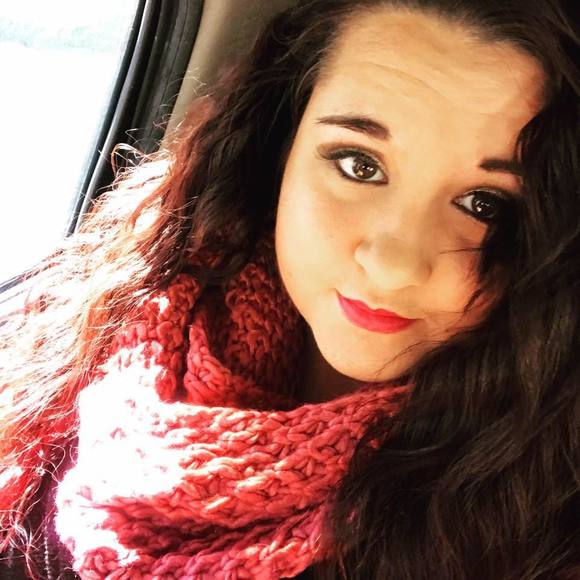 Meet your Posher, Danielle - Picture 1 of 1